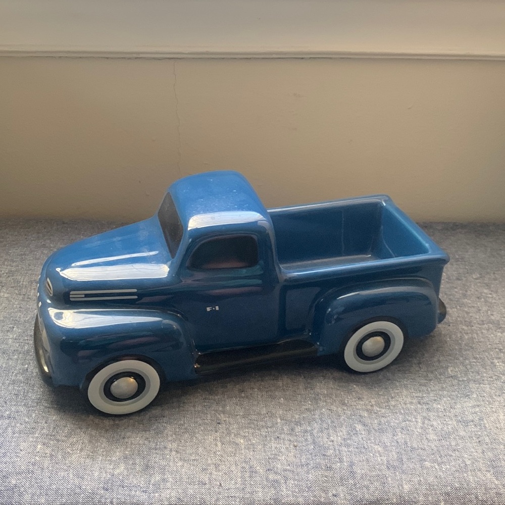 Ford Planter
